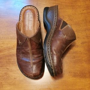 Leather Josef Seibel low wedge clog